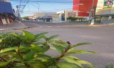 Caminhão arrebenta fios no centro do Crato causando apagão de comunicação