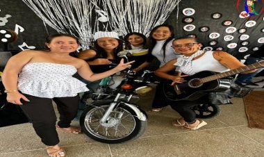 Baile dos Idosos marca uma época de sucessos e se faz uma Viagem aos Anos 80 em Salitre