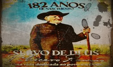 CARIRIAÇU CELEBROU OS 182 ANOS DE PADRE CÍCERO ROMÃO BATISTA COM UMA NOITE MARCADA POR MUITA FÉ, DEVOÇÃO E EMOÇÃO